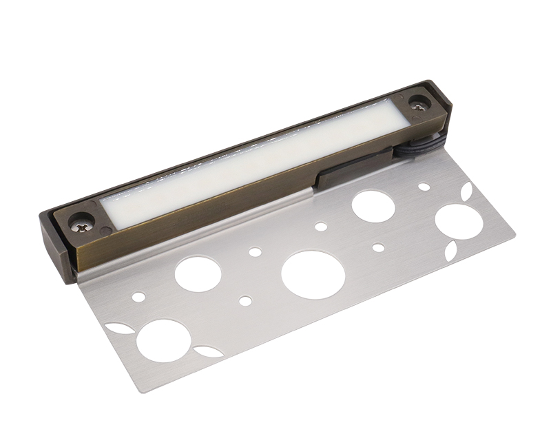 7″ Hardscape Light